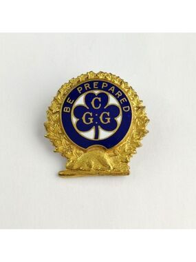 Vintage Girl Guides Of Canada brooch Pin